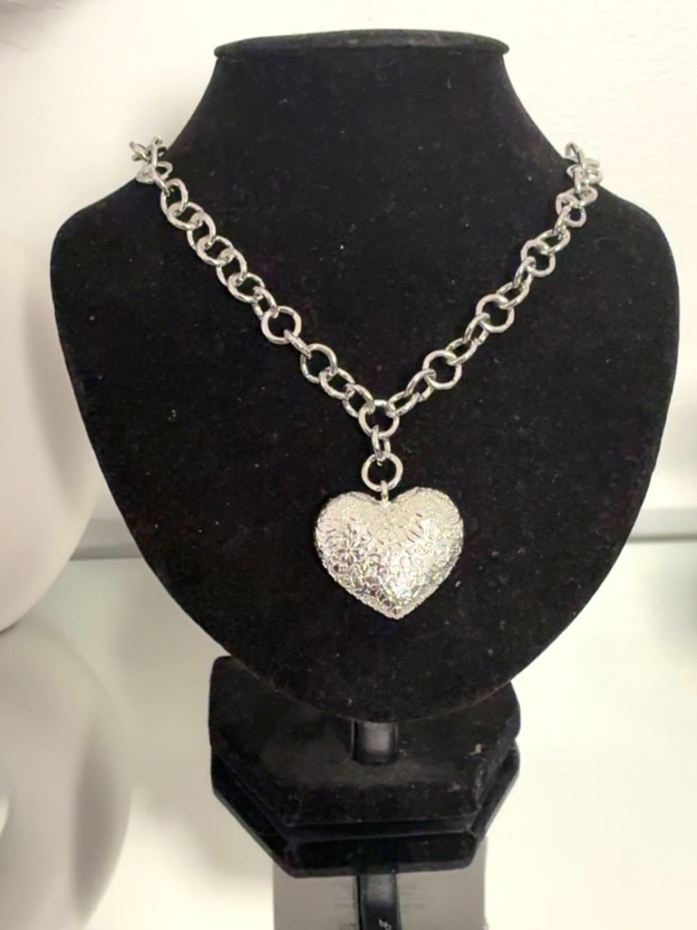 Silver Heart Pendant Chunky Chain Necklace - Women's Jewelry